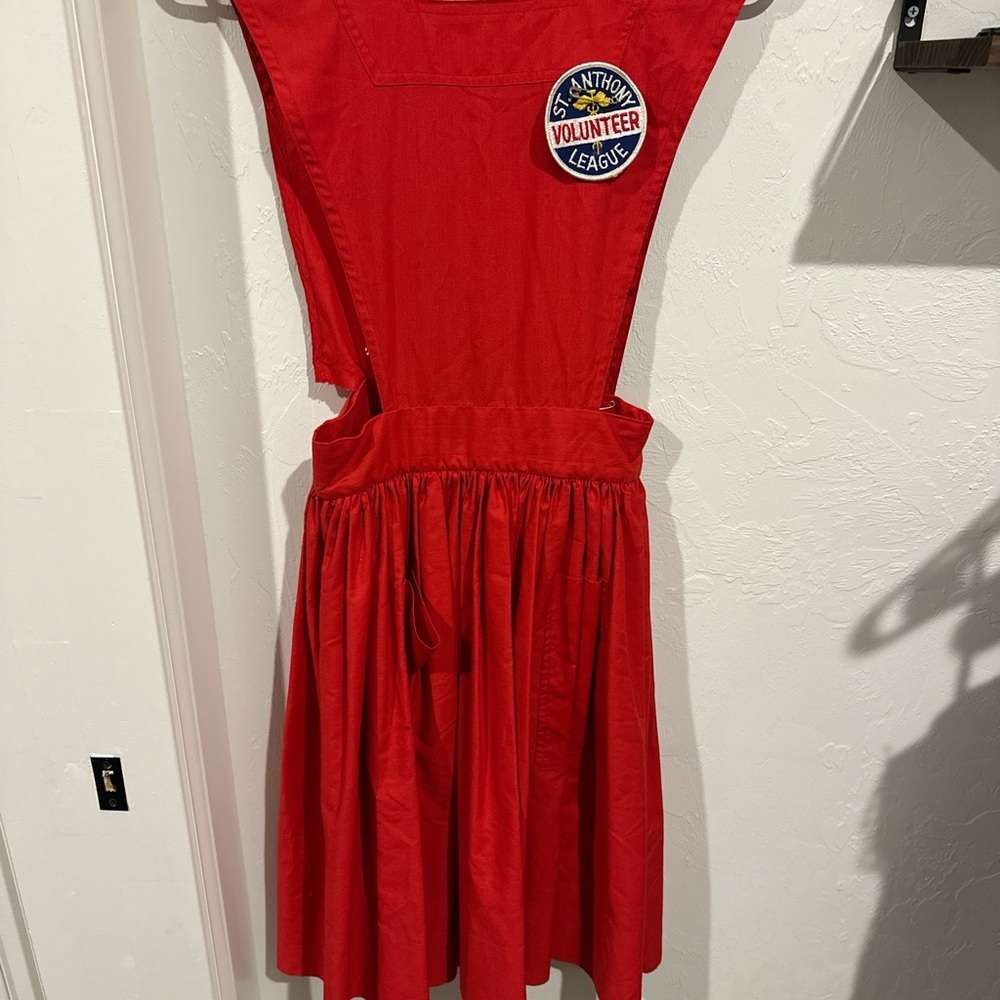Red Sleeveless Pleated Sundressβ for Casual Wear
